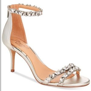 Bagdly Mischka Size:7 1/2 Embellished Strap Evening Shoe
